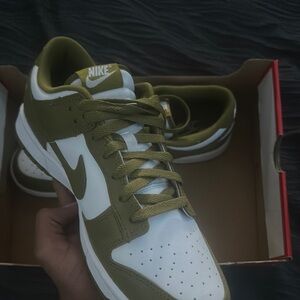 Nike Green and White Sneakers Classic Low-Top Design